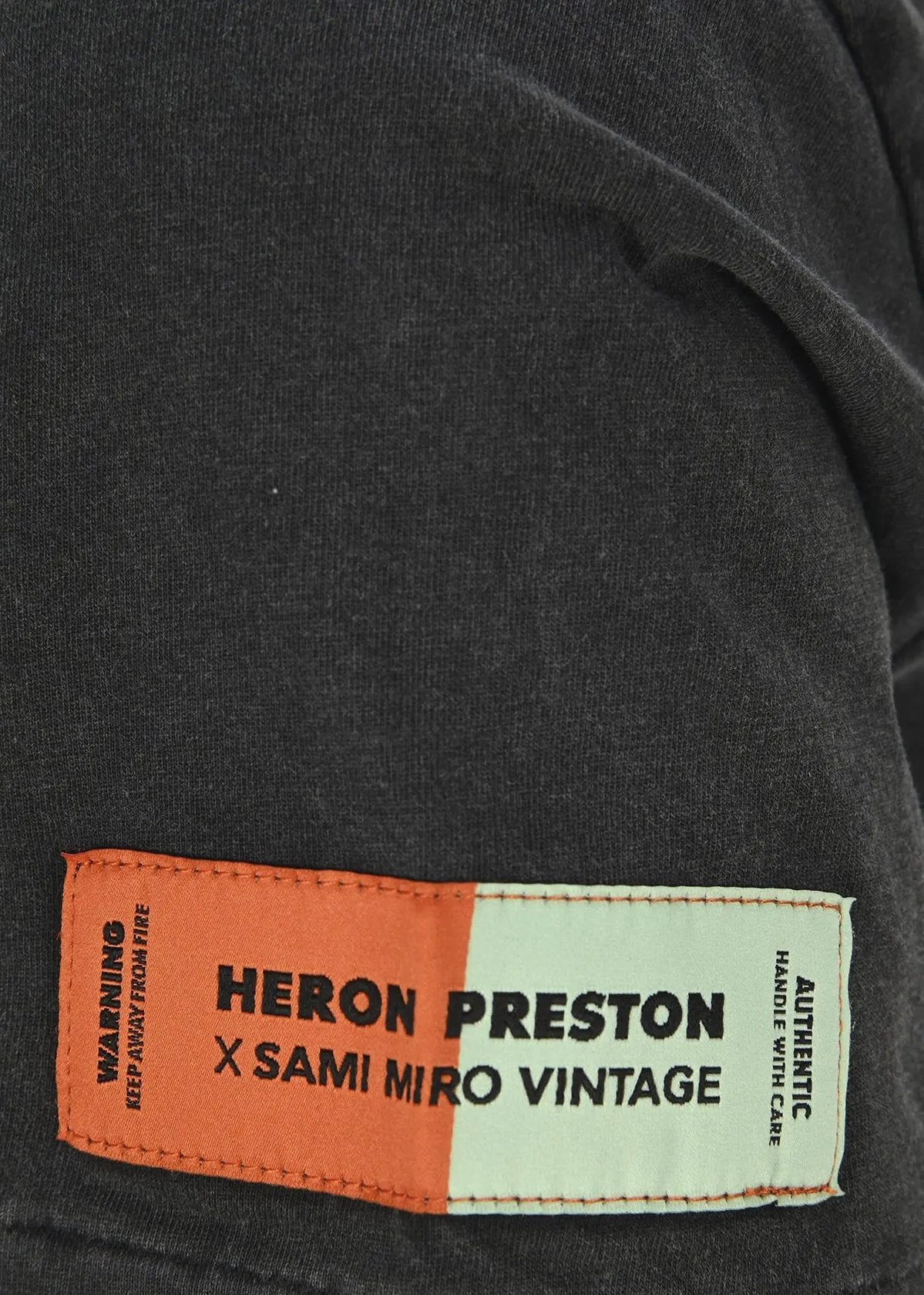 HERON PRESTON: CROP TEE [CHARCOAL]