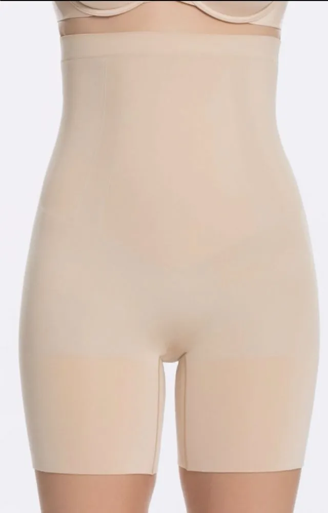 SPANXsculpt™ OnCore High-Waisted Mid-Thigh Short