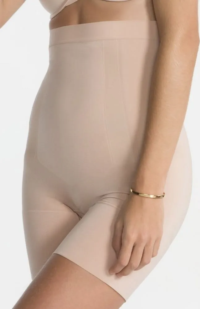 SPANXsculpt™ OnCore High-Waisted Mid-Thigh Short